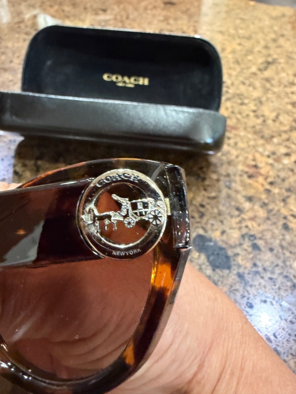 Coach sunglasses - Picture 3 of 4